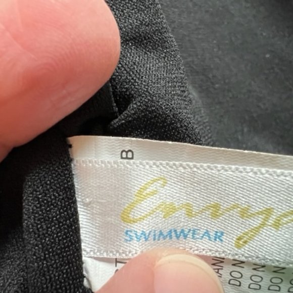 Envya Swimwear bandeau top with bikini bottom Designer - Picture 5 of 7